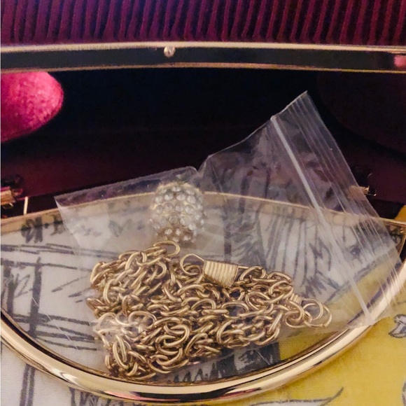 Elegant Burgundy and Gold Evening Purse - Picture 5 of 11